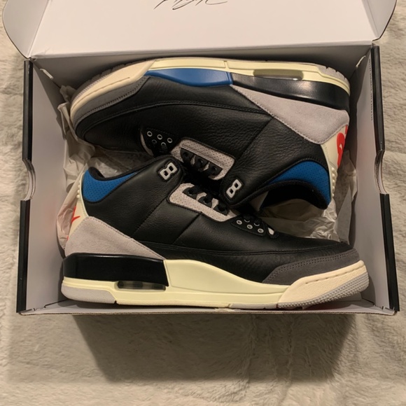 Deal goin on the air Jordan 3s !!! Get at me while you can - Picture 5 of 7